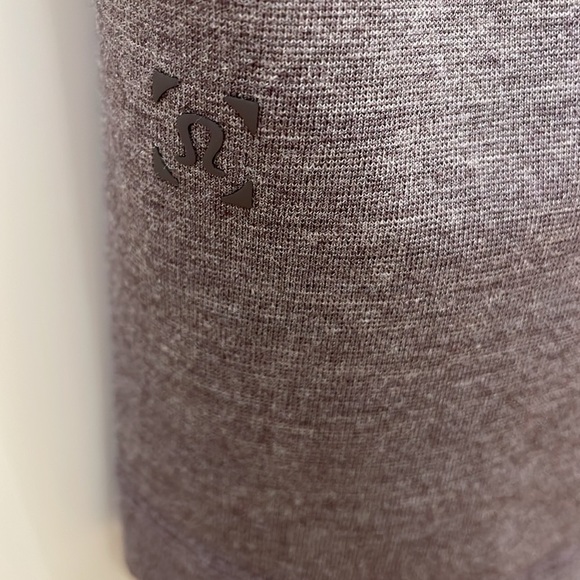 Lululemon Men’s Gray Heathered Polo Shirt—GREAT!! Excellent Condition! - Picture 5 of 6